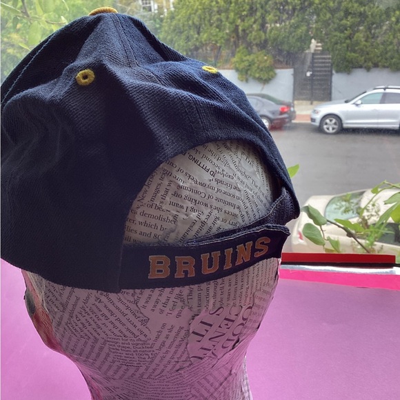 UCLA BRUINS - Picture 5 of 6